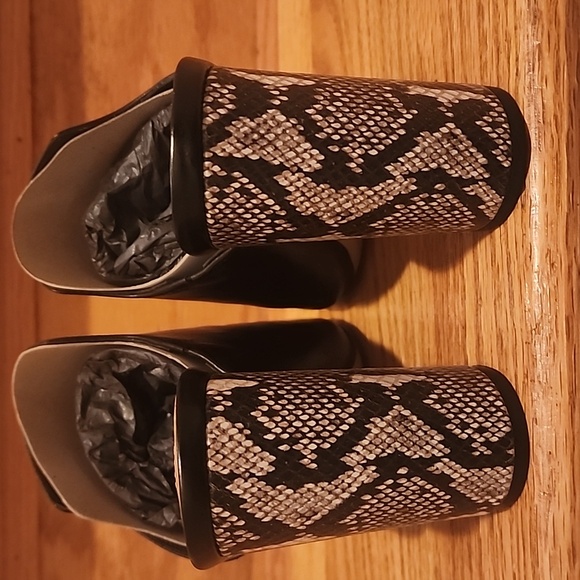 NIB Tahari "Millis" Black Snake Print Heel Mules Size 9.5M - Picture 3 of 12